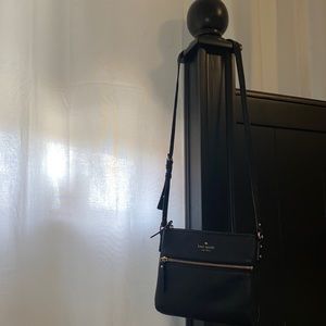 Kate Spade crossbody bag🤍🖤